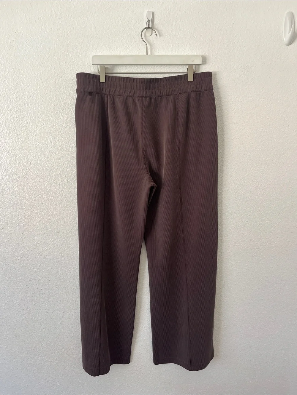 Lululemon Ribbed Softstreme MR Pant 32”, Espresso, Size 14